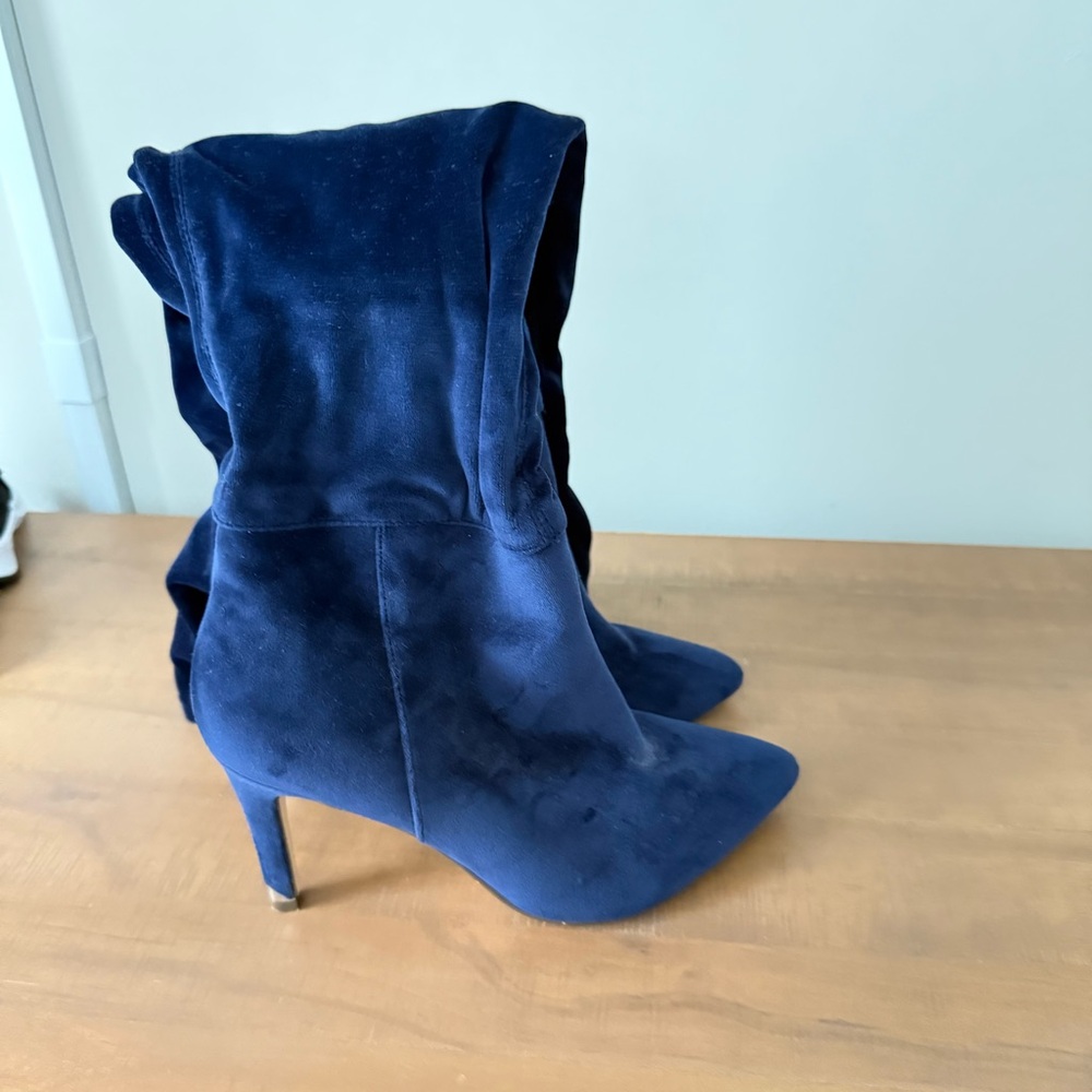 Elegant Blue Suede Knee-High Boots - Picture 3 of 3